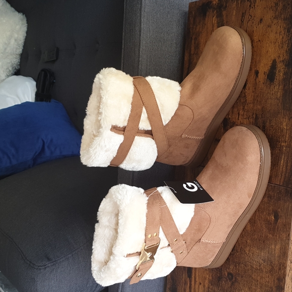 Authentic Warm boots by G by Guess brown size 8 NWT - Picture 4 of 13